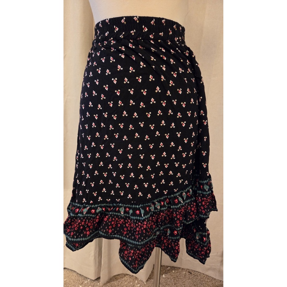 Ambria Black And Red Floral Ruffle Hem, Size XL - German
